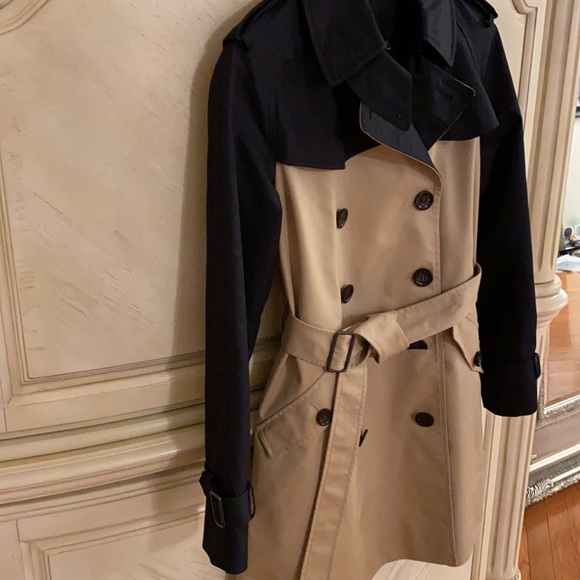 COACH Coat Size XS excellent condition. No flaws. Black and Tan - Picture 4 of 9